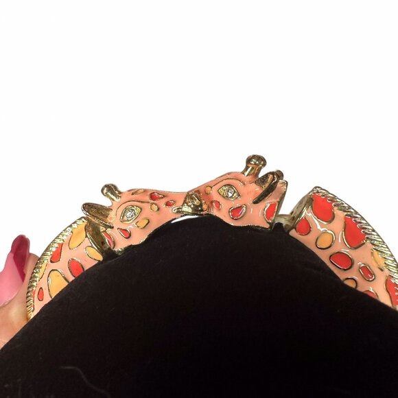 Vintage 1970s Pink Enamel Giraffe Head Stretch Bracelet – Whimsical Statement Je - Picture 4 of 12